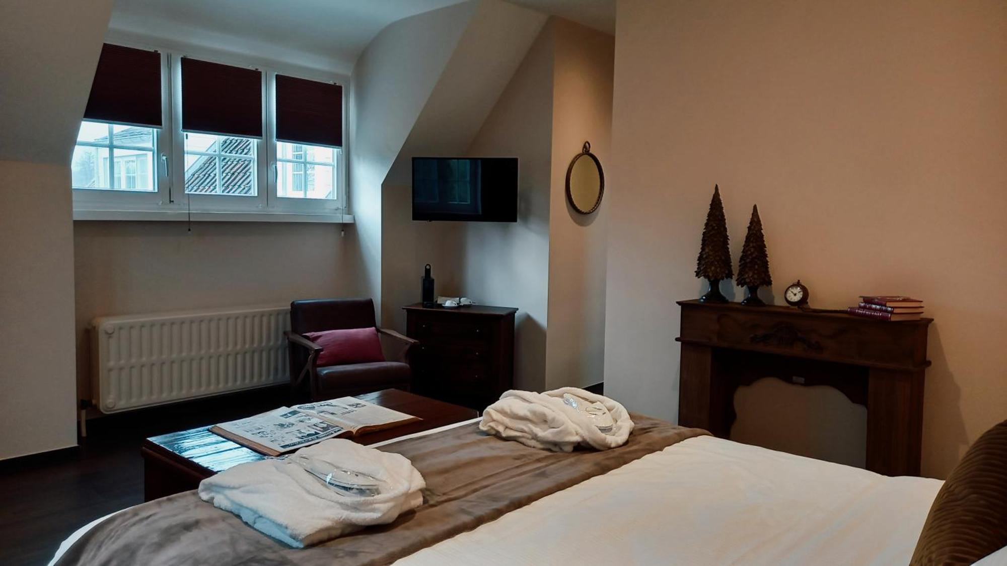Chambres D'Hotes - Au Clos D'Amande Lasne Ruang foto